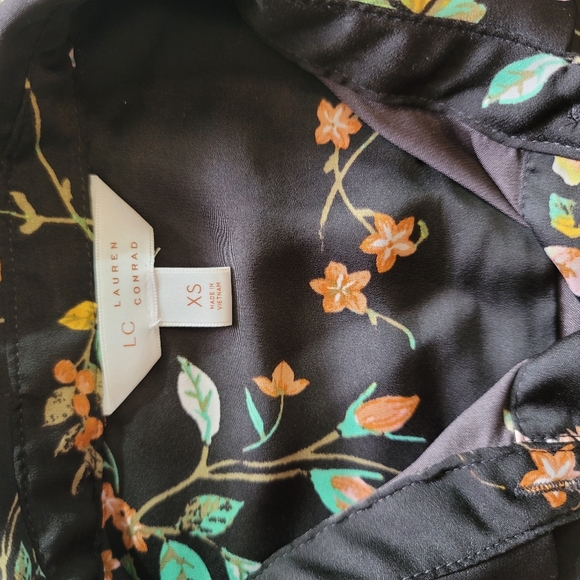 Lauren Conrad Button down blouse - Picture 2 of 6